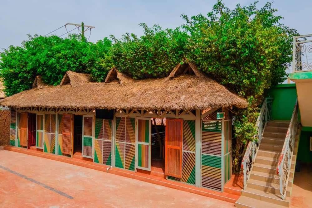 Dc Ambassadors Hotel Dawhwenya Extérieur photo