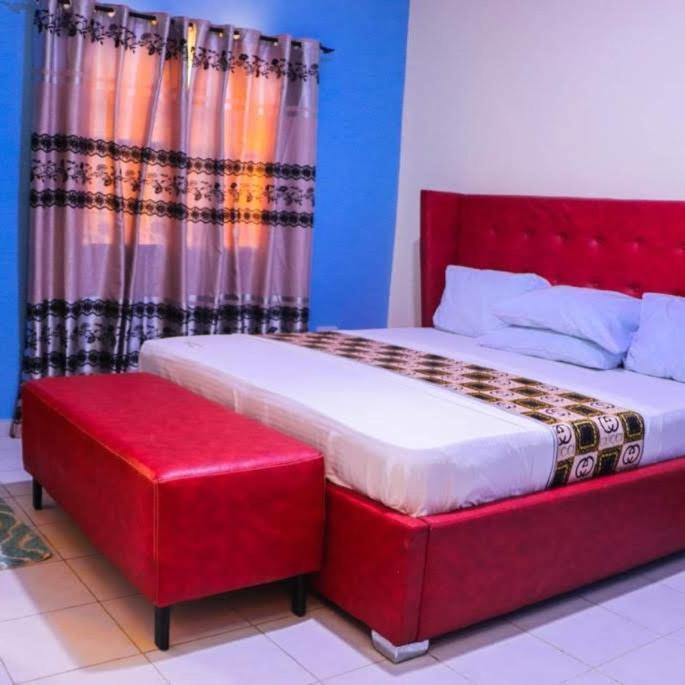 Dc Ambassadors Hotel Dawhwenya Extérieur photo