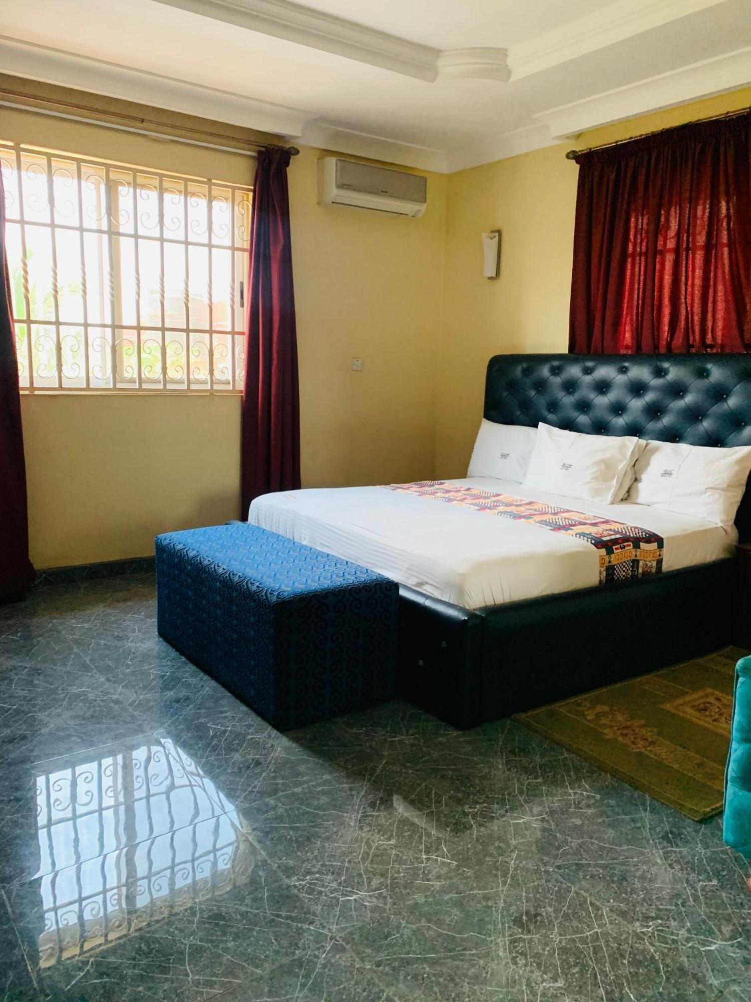 Dc Ambassadors Hotel Dawhwenya Extérieur photo