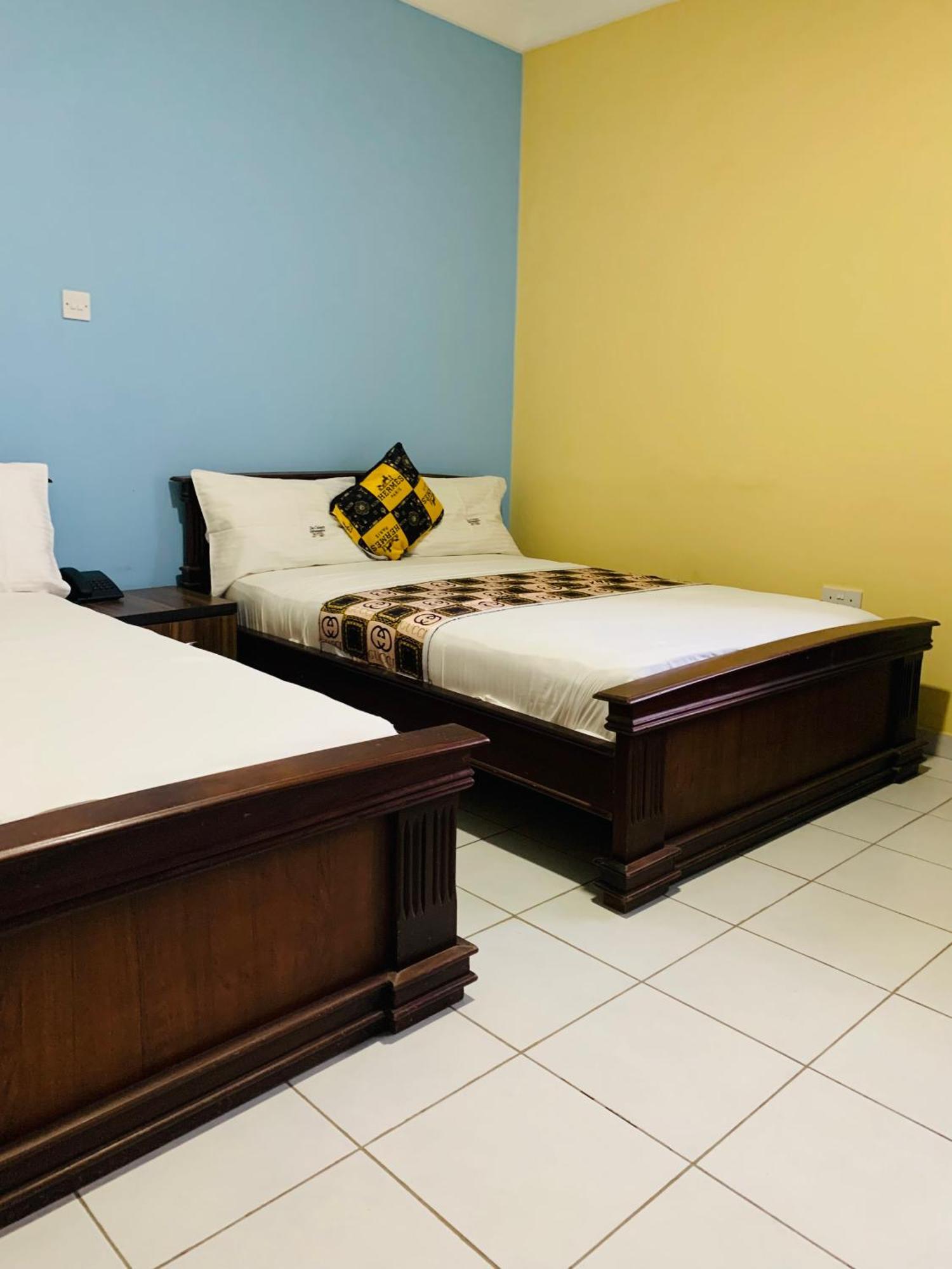 Dc Ambassadors Hotel Dawhwenya Extérieur photo