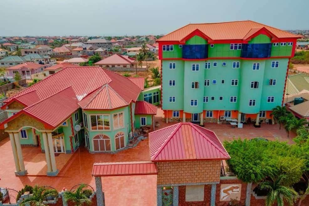 Dc Ambassadors Hotel Dawhwenya Extérieur photo
